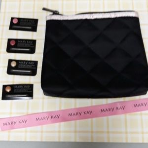 Mary Kay quilted cosmetic bag with samples